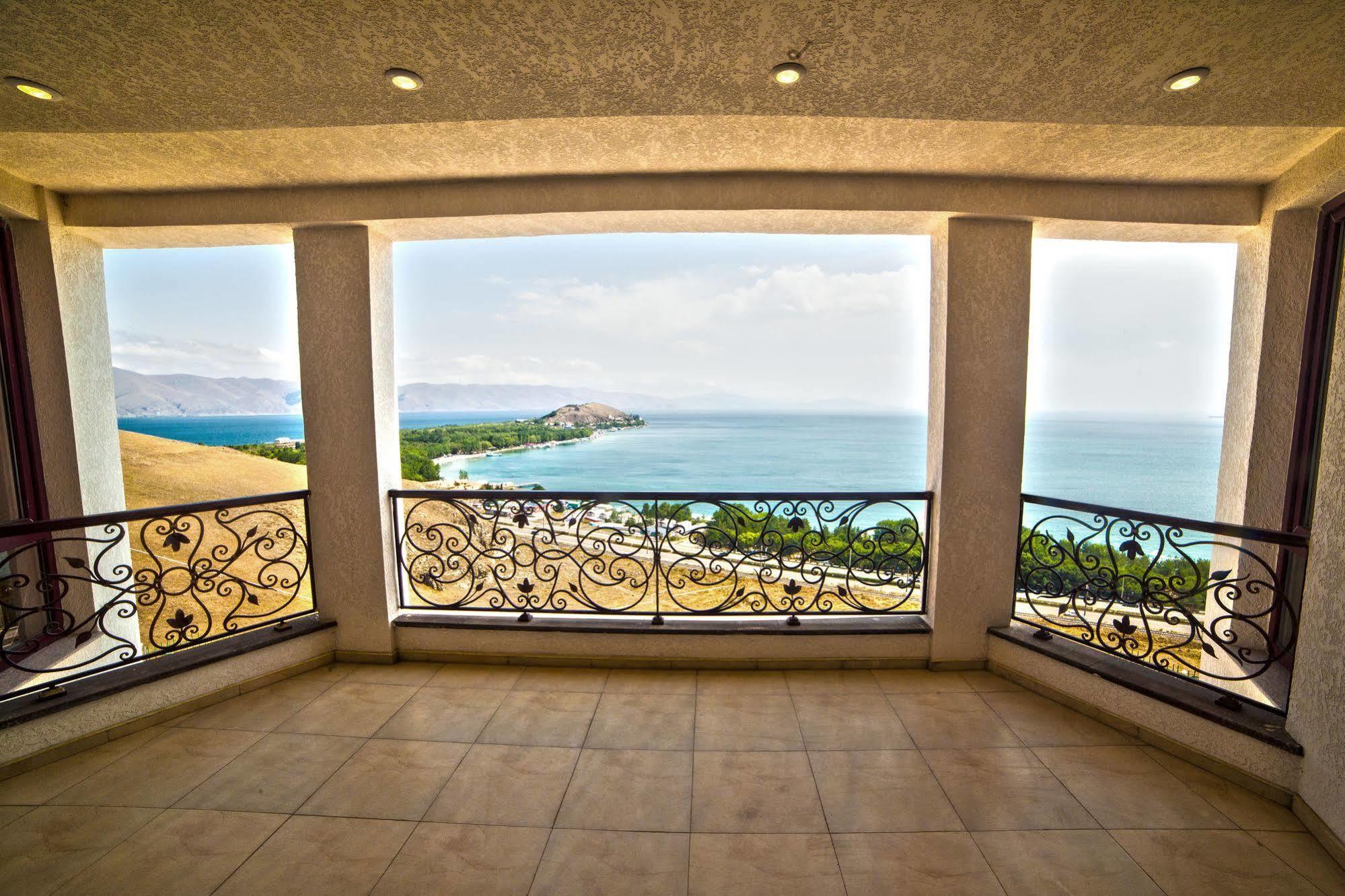 Sevan Villa Екстериор снимка
